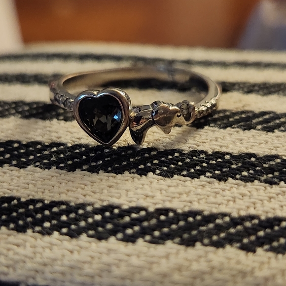 Silvertone ring with elephant and gray stone Size 9 - Picture 2 of 3